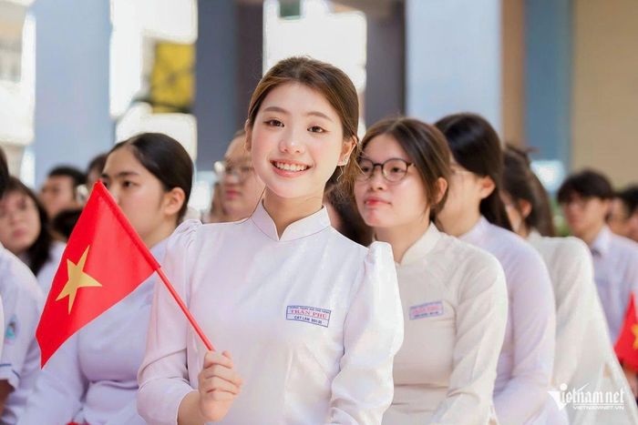 Học sinh tại TP Hồ Chí Minh trong lễ khai giảng năm học mới. Ảnh: Nguyễn Huế