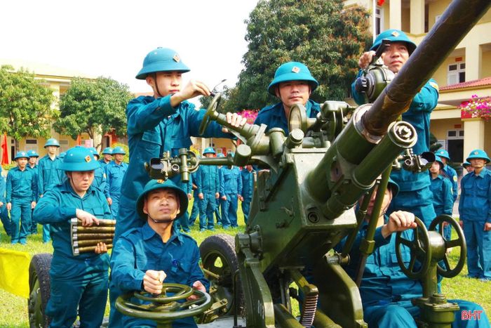 Đại đội Pháo phòng không dân quân thường trực Hà Tĩnh tăng cường huấn luyện, làm chủ các bài bắn, sẵn sàng tham gia thực binh trong diễn tập.