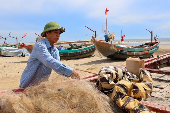 Vì hạn chế về trình độ kỹ thuật, nguồn vốn đầu tư nên ngư dân thường chọn nghề khai thác gần bờ.