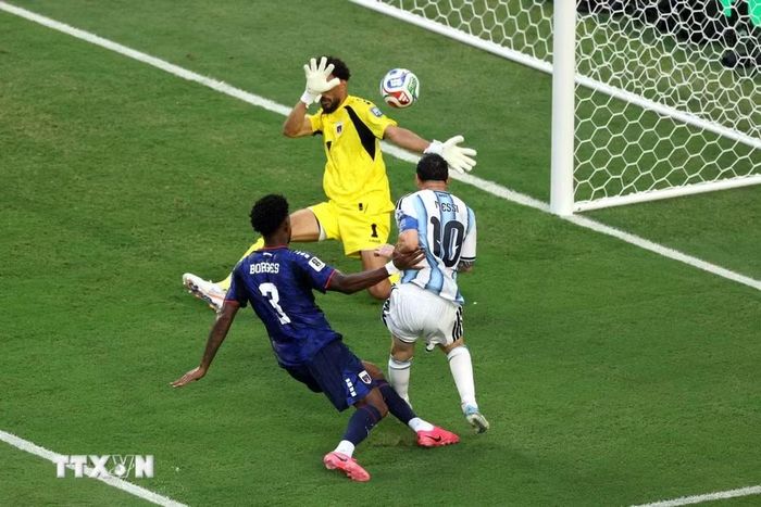 Messi ghi bàn mở tỷ số. (Ảnh: AFP/TTXVN)