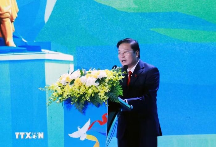 Chủ tịch Ủy ban Nhân dân tỉnh Quảng Trị Lê Hồng Vinh phát biểu tại lễ khai mạc. (Ảnh: Tường Vi/TTXVN)
