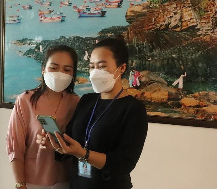 Kiểm tra tài khoản khi nhận lương hưu.
