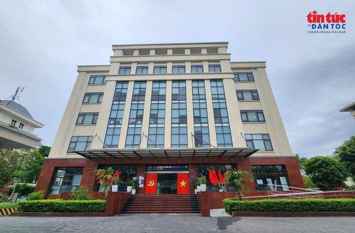 Điểm phục vụ hành chính công Hoàng Mai - Yên Sở vắng bóng người đến giải quyết thủ tục hành chính.