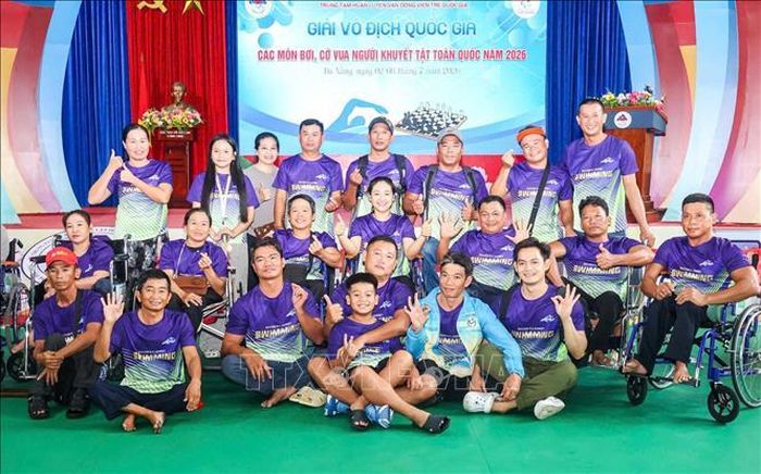 Các đoàn vận động viên hào hứng tham gia giải. Ảnh: TTXVN phát