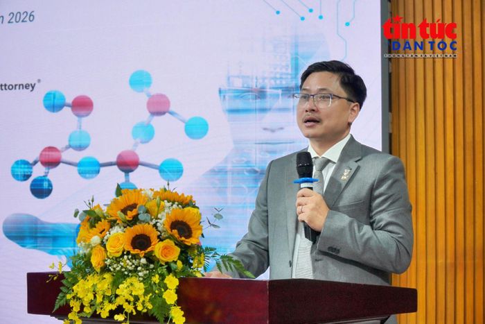 PGS.TS Trần Việt Dũng, Phó Hiệu trưởng Trường Đại học Luật TP Hồ Chí Minh, Chủ nhiệm đề tài nghiên cứu cấp Nhà nước NAFOSTED phát biểu tại hội thảo.