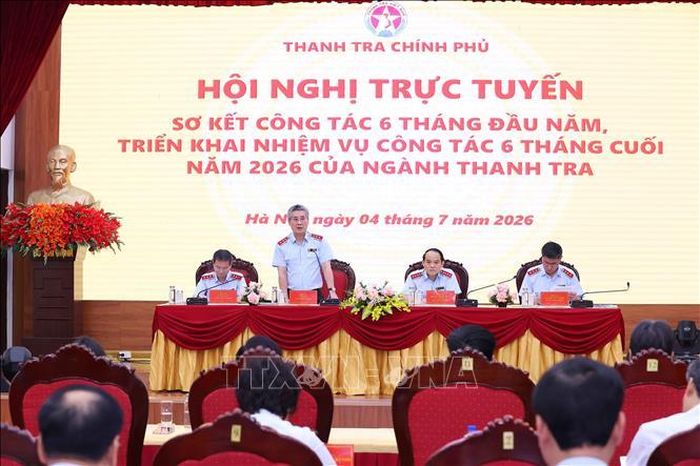 Tổng Thanh tra Chính phủ Nguyễn Quốc Đoàn và các đồng chí Phó Tổng Thanh tra chủ trì. Ảnh: Văn Điệp/TTXVN