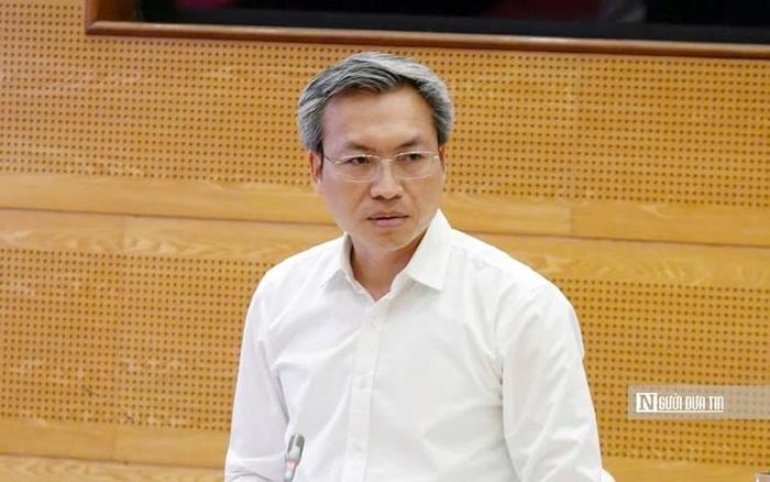 Thiếu tướng Nguyễn Quốc Toản - Chánh Văn phòng Bộ Công an, Người phát ngôn Bộ Công an phát biểu tại cuộc họp.