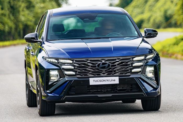 Nhiều mẫu xe mới như Tucson được hãng và đại lý ưu đãi mạnh trong thời gian qua, tạo thêm áp lực lên mặt bằng giá ô tô đã qua sử dụng. Ảnh: Hyundai.