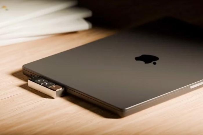 Dune là bàn phím phụ gắn qua cổng USB-C, cho phép người dùng MacBook điều khiển nhanh micro, camera và nhiều thao tác trong cuộc họp trực tuyến. Ảnh: TechCrunch.