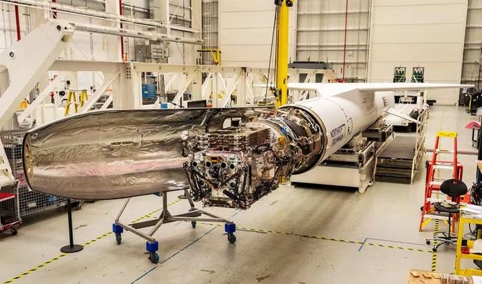 Tàu vũ trụ do startup Katalyst Space chế tạo chuẩn bị được phóng để kéo Đài quan sát Neil Gehrels Swift của NASA lên quỹ đạo cao hơn. Ảnh: Reuters.