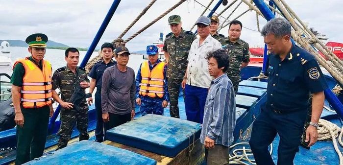 Một vụ buôn lậu dầu DO trên khu vực biển phía Nam bị lực lượng hải quan phát hiện và bắt giữ. Ảnh: H.Q