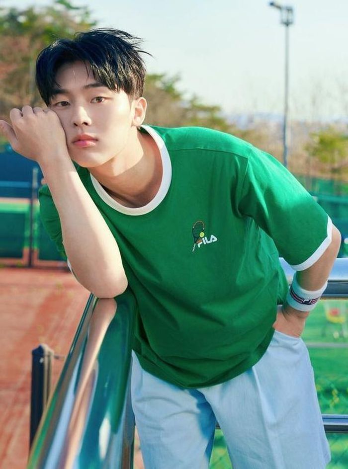 Nhan sắc đời thương của nam diễn diên sinh năm 2002 Choi Hyun Wook.