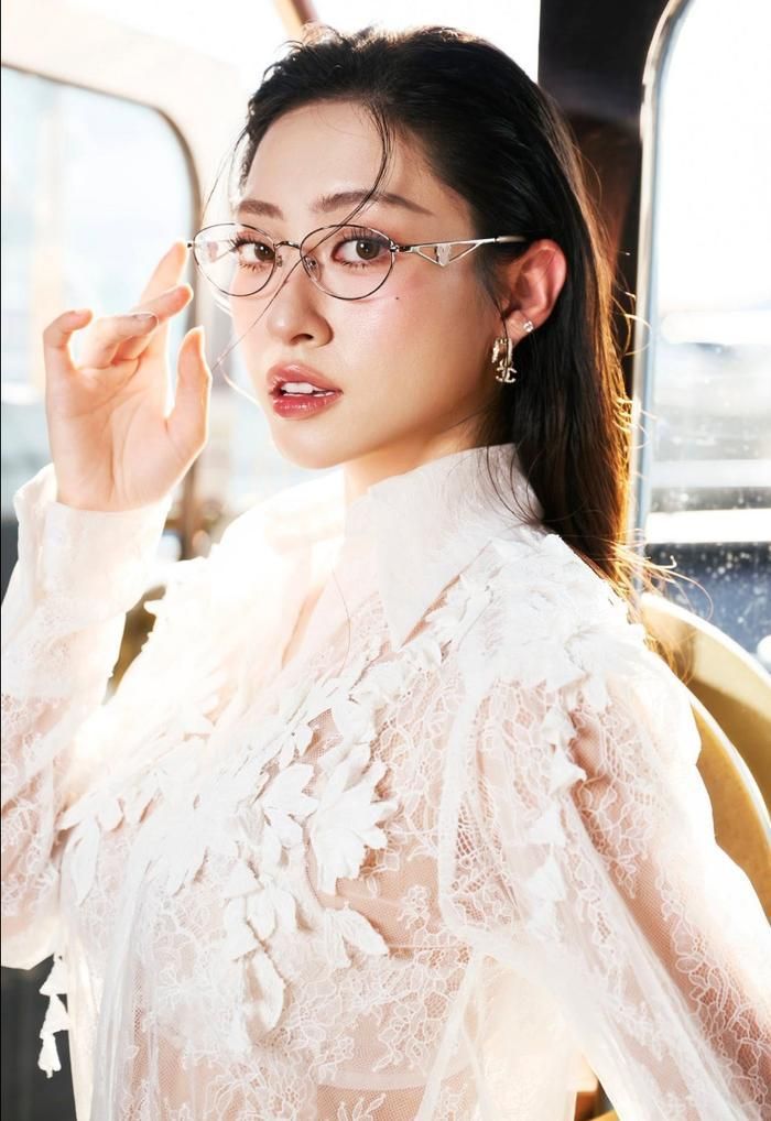 Lương Thùy Linh không chỉ có nhan sắc mà còn sở hữu học vấn ấn tượng. Ảnh: FBNV