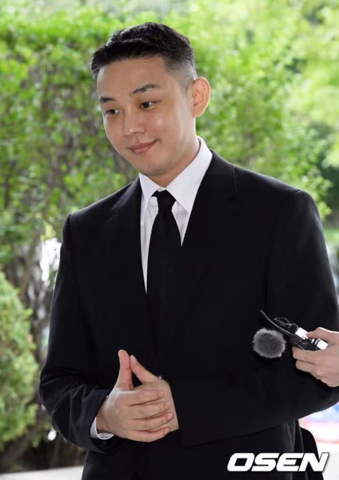 Theo nguồn tin từ Hàn Quốc, Yoo Ah In có thể đảm nhận vai thợ săn ma cà rồng, còn Lee Sung Min được nhắc đến cho vai linh mục. Ảnh: OSEN. 