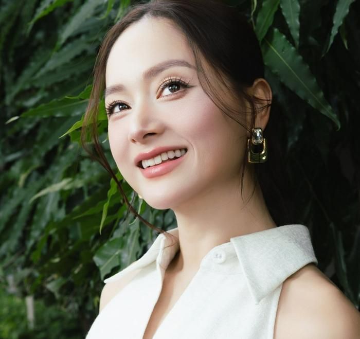 Diễn Viên Lan Phương xinh đẹp và dần lấy lại tinh thần sau biến cố hôn nhân. ẢNh: FBNV