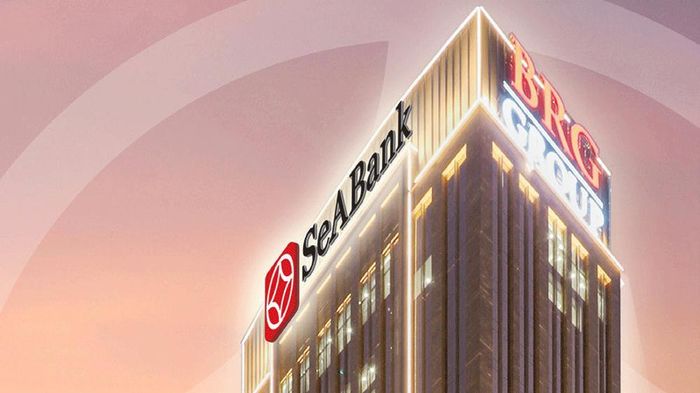 Trong báo cáo thường niên, SeABank mô tả động lực tăng trưởng dựa trên mô hình “Wholesale Retail” – bán buôn theo phương thức bán lẻ. Ảnh: BCTN SSB 2025