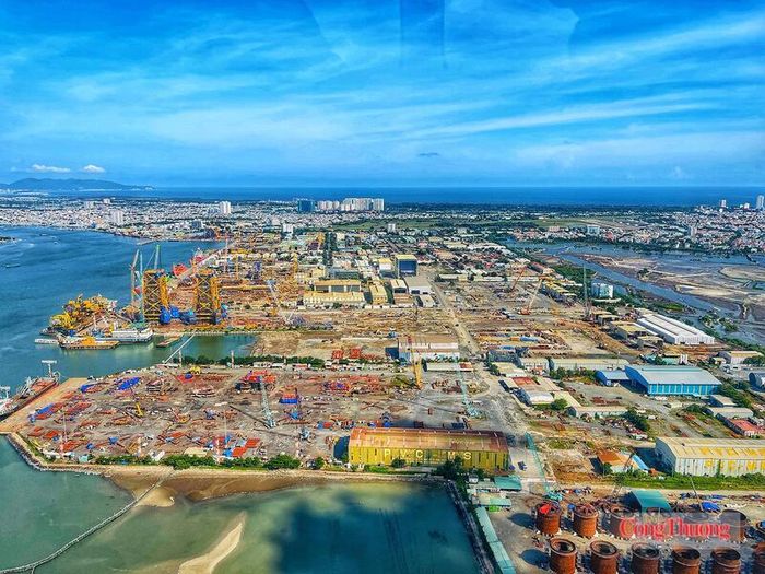 Petrovietnam định hướng phát triển trung tâm dịch vụ năng lượng tại Vũng Tàu (Ảnh: Toàn cảnh cảng dịch vụ dầu khí Vũng Tàu)