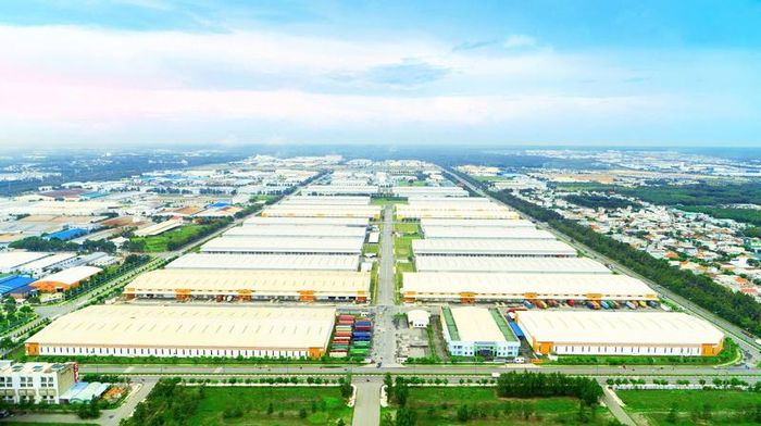 Hoàn thiện hạ tầng số, năng lượng, logistics và phát triển nguồn nhân lực chất lượng cao là những yếu tố then chốt để TP. Hồ Chí Minh giữ chân dòng vốn công nghệ cao. Ảnh: Hoàng Lân
