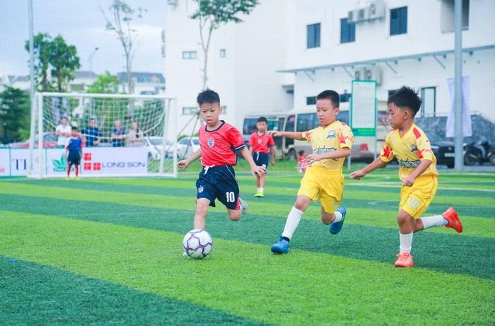 U8 Ngọc Lặc chiếm lợi thế lớn sau lượt trận đầu tiên.