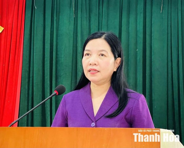 Chủ nhiệm Ủy ban Kiểm tra Tỉnh ủy Phạm Thị Thanh Thủy phát biểu tại buổi sinh hoạt.