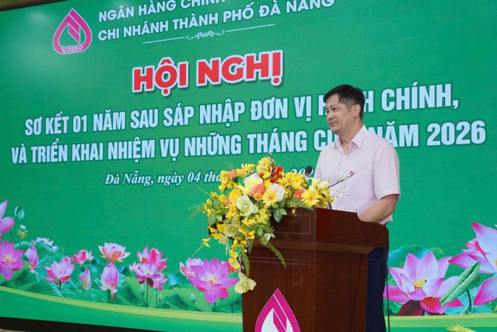 Ông Đoàn Ngọc Chung, Giám đốc Chi nhánh Ngân hàng Chính sách xã hội thành phố Đà Nẵng phát biểu chỉ đạo hội nghị. Ảnh: QUANG VIỆT