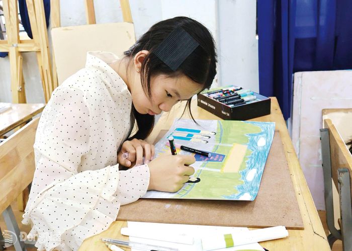 Trẻ em xã Đăk Ơ tham gia thi vẽ tranh trong khuôn khổ Hội thi Vẽ tranh và Kể chuyện theo sách xã Đăk Ơ năm 2026. Ảnh: Hoài Thu