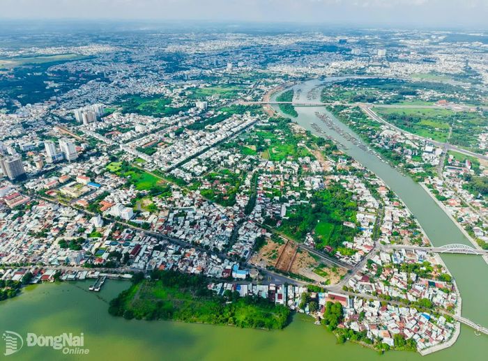Đồng Nai quyết tâm khai thác tiềm năng và lợi thế hiếm có của sông Đồng Nai để nâng tầm đô thị. Ảnh: Công Nghĩa
