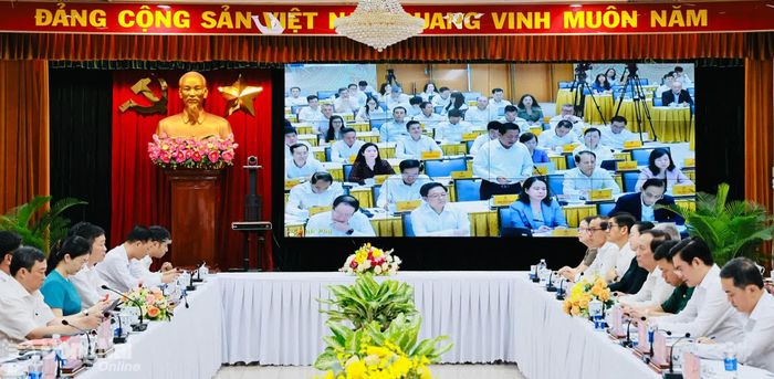 Các đại biểu dự hội nghị trực tuyến tại điểm cầu thành phố Đồng Nai. Ảnh: CN