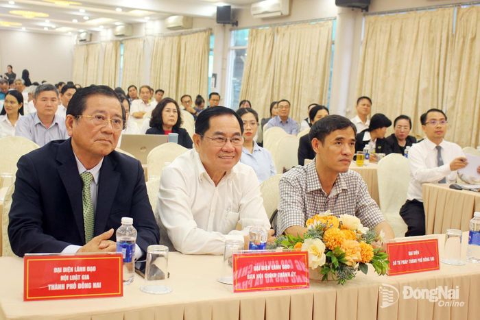 Các luật sư và đại biểu tham dự buổi tập huấn. Ảnh: Đoàn Phú