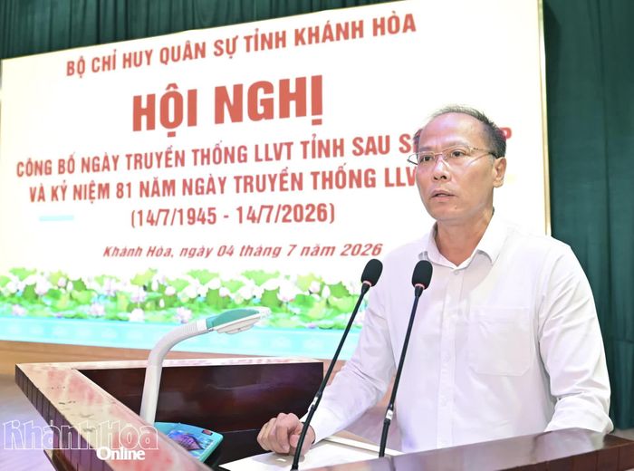 Đồng chí Nguyễn Khắc Hà phát biểu tại hội nghị.