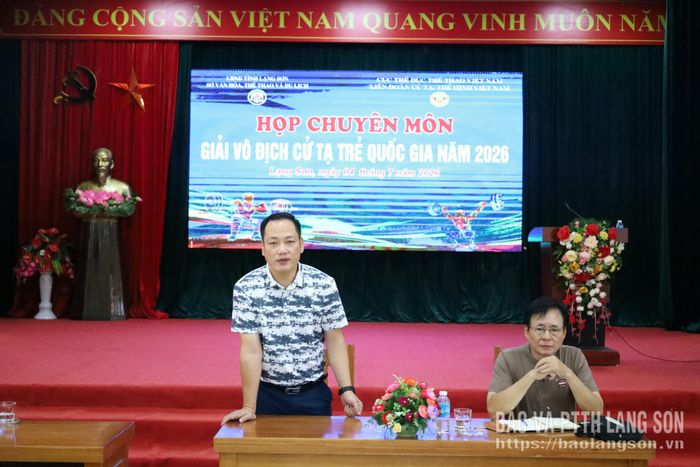 Đại diện Ban Tổ chức thông tin về lịch thi đấu giải