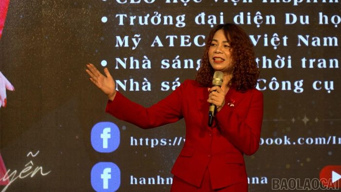 Các chuyên gia, giảng viên truyền đạt nội dung tại lớp tập huấn.