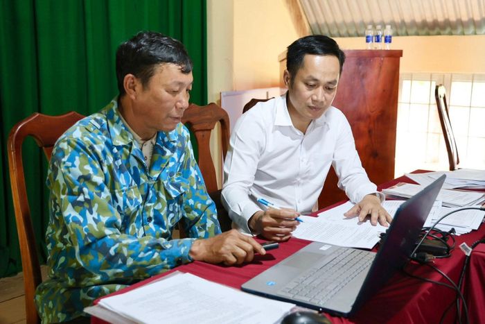Xã Tuy Đức hoàn thành việc chi trả tiền đền bù cho các hộ dân bị ảnh hưởng