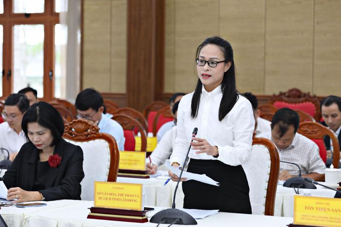 Lãnh đạo Sở Văn hóa, Thể thao và Du lịch tỉnh báo cáo kết quả kiểm tra, đánh giá hiện trạng đợt 2 năm 2026 tại các tuyến, điểm trong vùng Công viên địa chất toàn cầu UNESCO Đắk Nông