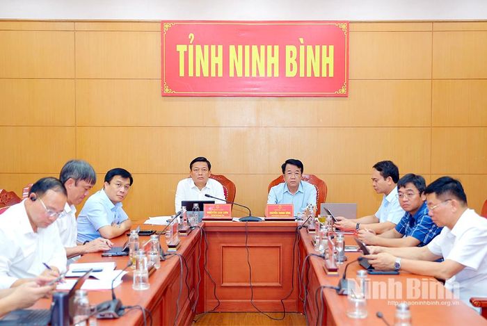 Quang cảnh hội nghị tại điểm cầu Ninh Bình.