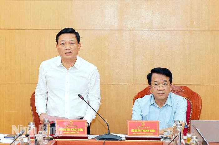 Đồng chí Nguyễn Cao Sơn, Tỉnh ủy viên, Phó Chủ tịch UBND tỉnh phát biểu tại hội nghị.