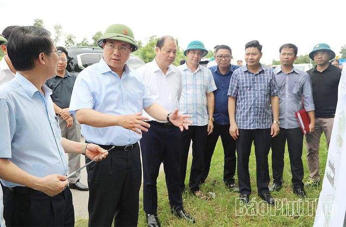 Chủ tịch UBND tỉnh Trần Duy Đông cùng đoàn công tác kiểm tra tại KCN Tam Dương II - Khu B.