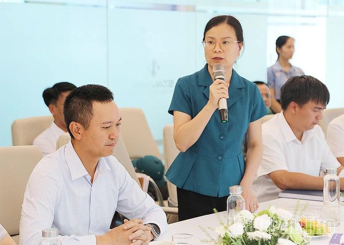 Bí thư Đảng ủy xã Liên Hòa phát biểu tại buổi kiểm tra.
