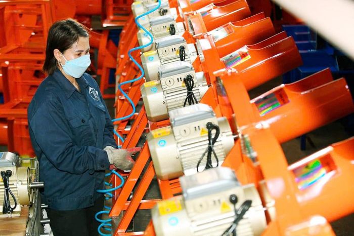  Tự động hóa không chỉ giúp Công ty TNHH cơ khí Toàn Phát giảm chi phí nhân công mà còn hạn chế hao hụt vật tư, nâng cao chất lượng sản phẩm và khả năng đáp ứng các đơn hàng lớn 