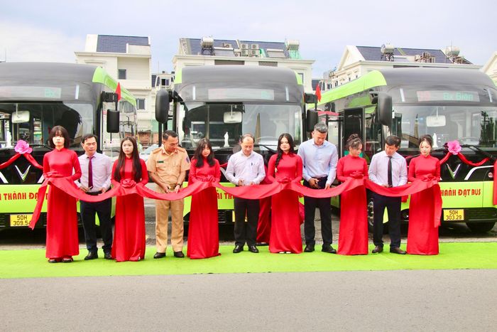 Chính thức đưa vào khai thác tuyến xe buýt điện nối Biên Hòa - Dốc Mơ 3.