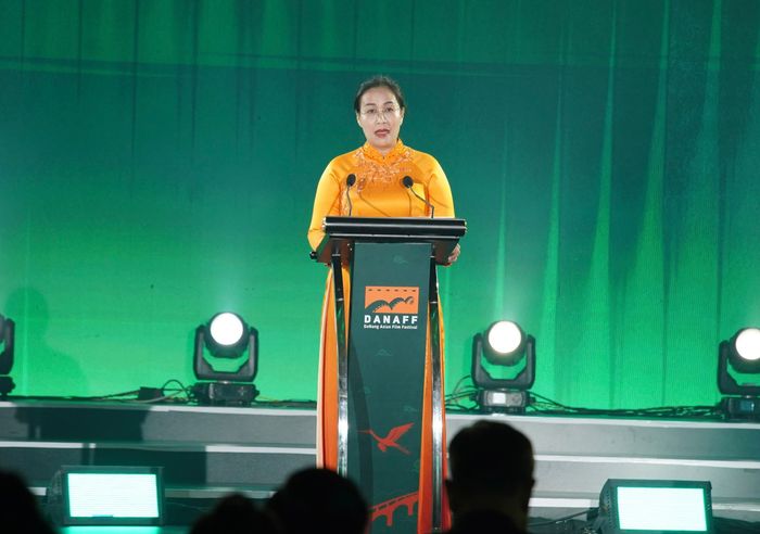 Bà Nguyễn Thị Anh Thi, Phó Chủ tịch UBND TP. Đà Nẵng, Trưởng Ban Tổ chức DANAFF IV phát biểu tại lễ bế mạc. (Ảnh: Cổng thông tin điện tử thành phố Đà Nẵng).