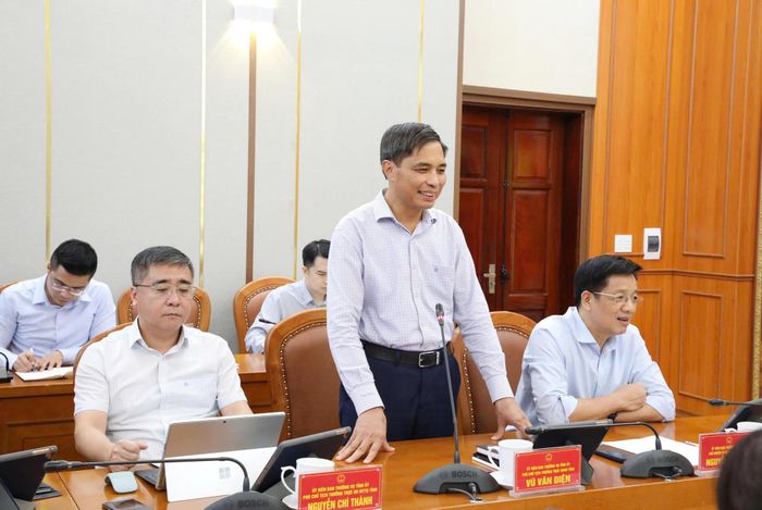 Phó Chủ tịch Thường trực UBND tỉnh Quảng Ninh Vũ Văn Diện phát biểu tại buổi làm việc. Ảnh: Q.M.G