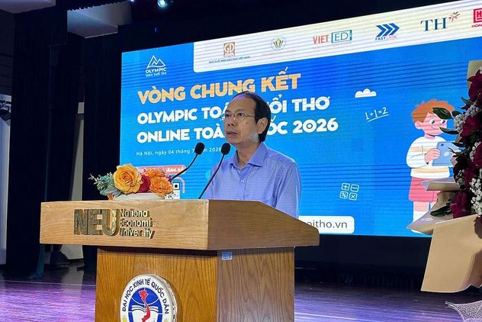 PGS.TS Nguyễn Văn Tùng - Thành viên Hội đồng thành viên NXBGDVN chúc mừng thành công của cuộc thi