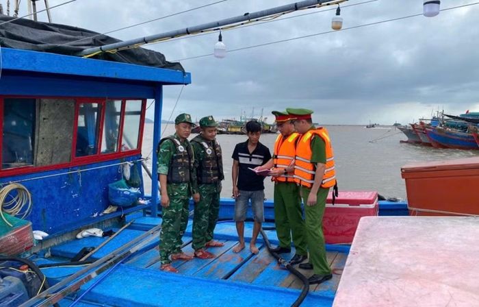 Hướng dẫn các chủ phương tiện về nơi tránh trú an toàn.