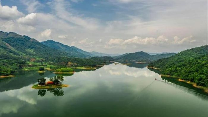 Hồ Đá Ong tỉnh Bắc Ninh.