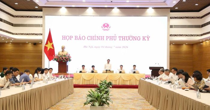 Bộ trưởng, Chủ nhiệm Văn phòng Chính phủ, Người phát ngôn của Chính phủ Đặng Xuân Phong chủ trì Họp báo. Ảnh: Đức Minh