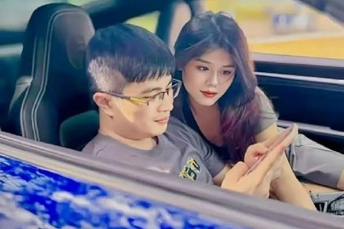 Phó Đức Nam và bạn gái.