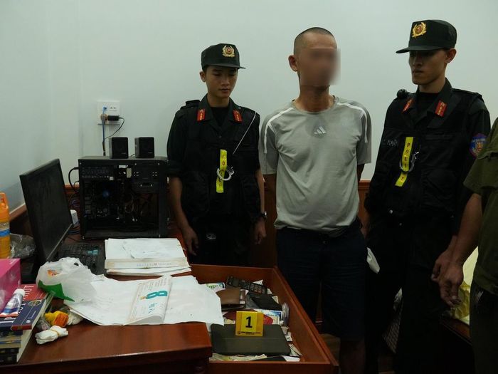 Các đối tượng bị Cơ quan Cảnh sát điều tra Công an thành phố Cần Thơ bắt giữ về hành vi đánh bạc và tổ chức đánh bạc. Ảnh: Bộ Công an.