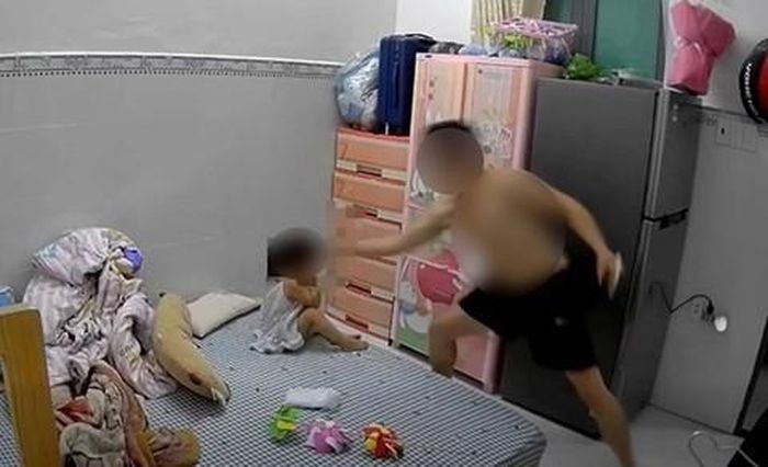 Nguyễn Hiền Phúc đánh cháu gái