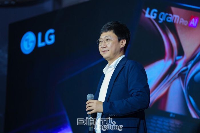 Ông Lee Woo Ho, Giám đốc Ngành hàng Giải pháp Điện tử Giải trí và Tin học, LG Electronics Việt Nam phát biểu tại sự kiện